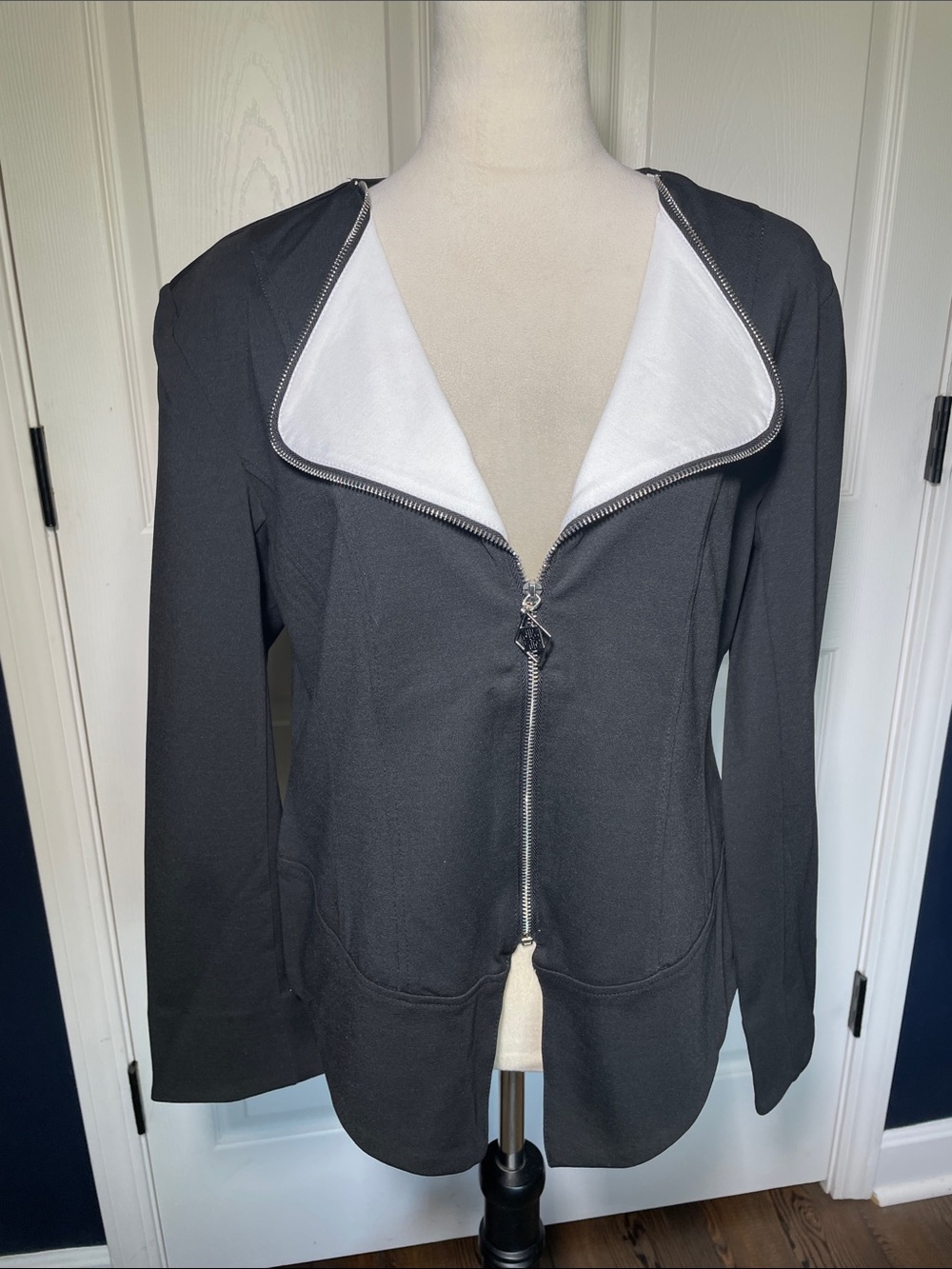 NWOT Dennis Basso Asymmetrical Zip Blazer Jacket Contrast White Lapel Black Sz M
